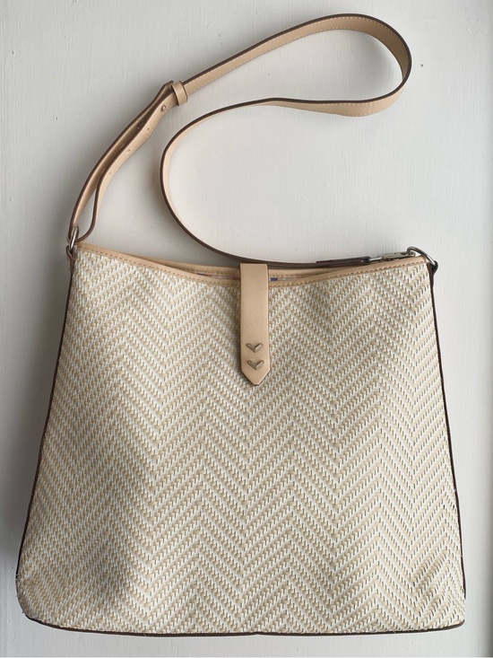 Stella & Dot Handbags - Stella & Dot Cream Woven Shoulder Bag with Tan Trim